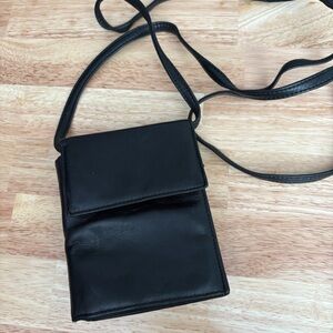 EUC, small black wallet crossbody. Vacation, cruise, shopping ready! Cute!